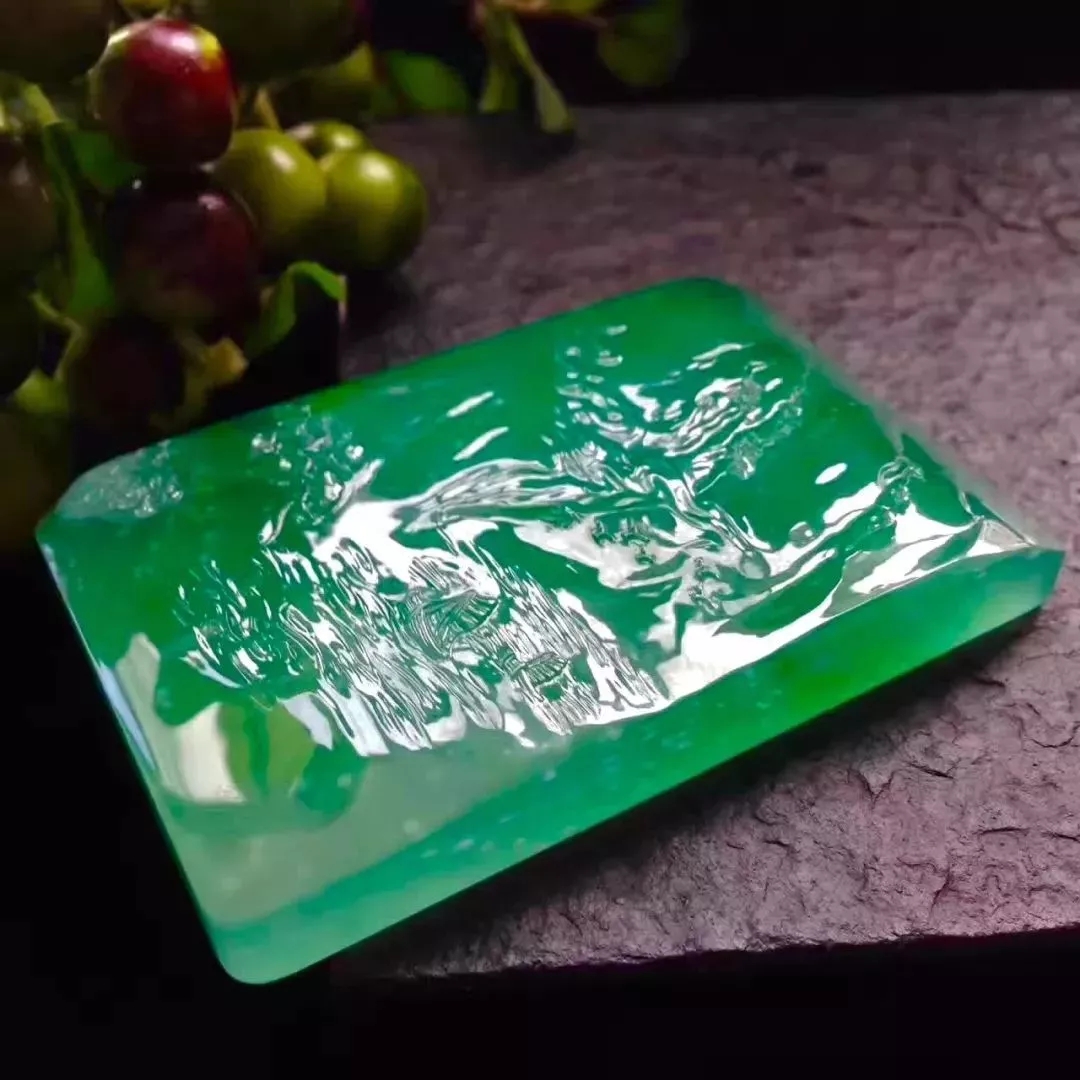 翡翠|按颜色分，翡翠可以分为什么！