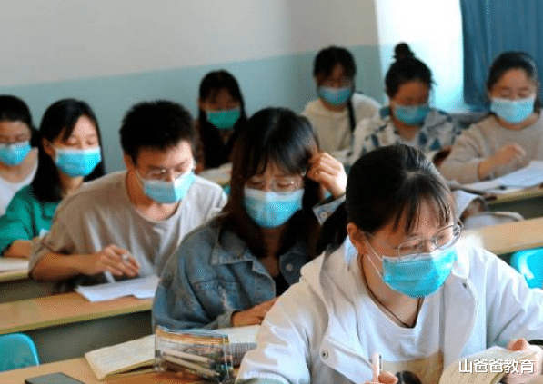 大学生|“高考700分”和“现金700万”，你选哪个？这一大学生的回答扎心了