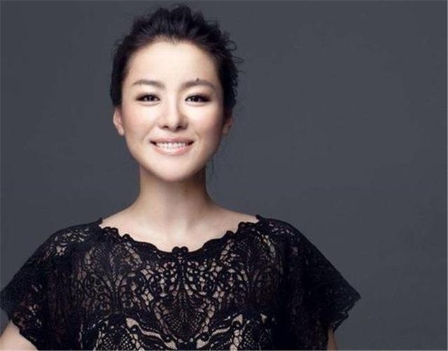 高圆圆|44岁沈傲君宣布回归大变样，多年主妇熬成婆，昔日颜值已不复存在