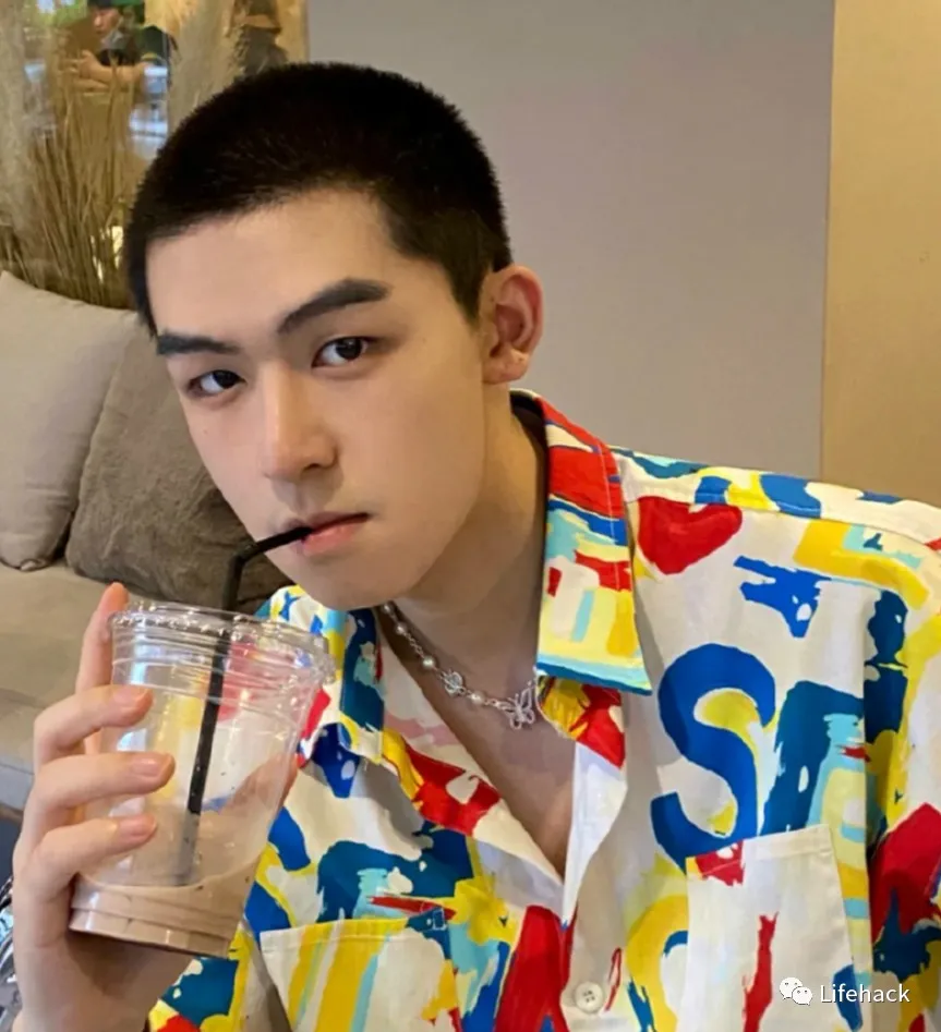 酸奶|网吧偶遇寸头天菜,果然男生留寸头最帅比