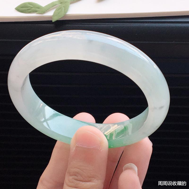 翡翠手镯|什么样的翡翠手镯，不能买？