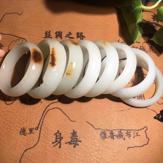|世人独爱和田玉手镯，手镯也不负世人心