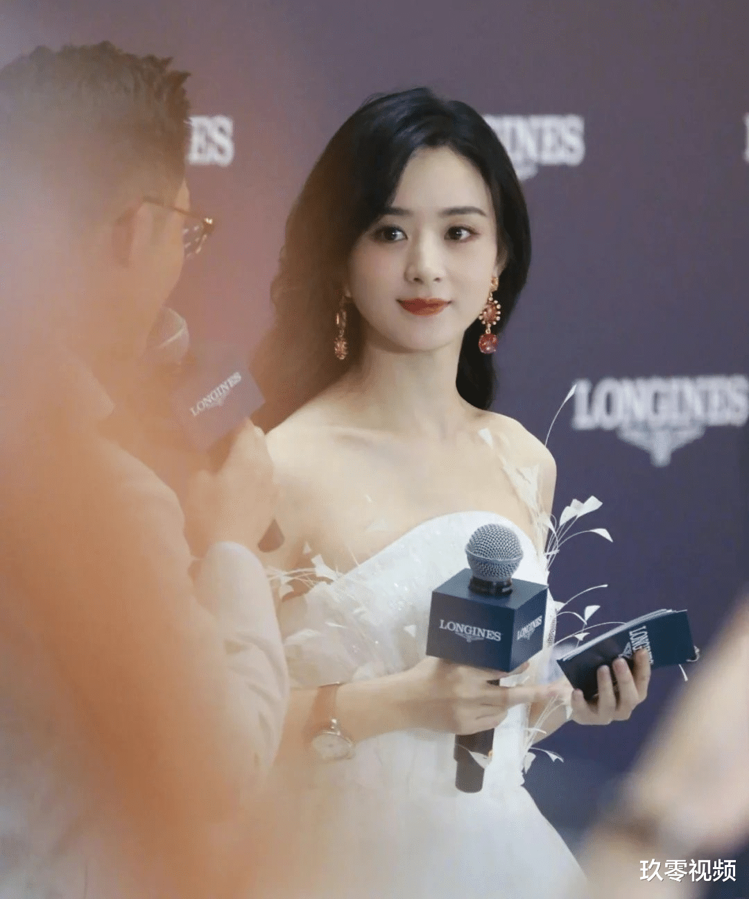 赵丽颖|赵丽颖冯绍峰3年婚姻破裂，早就有圈内人预言：婚姻会有第3者！