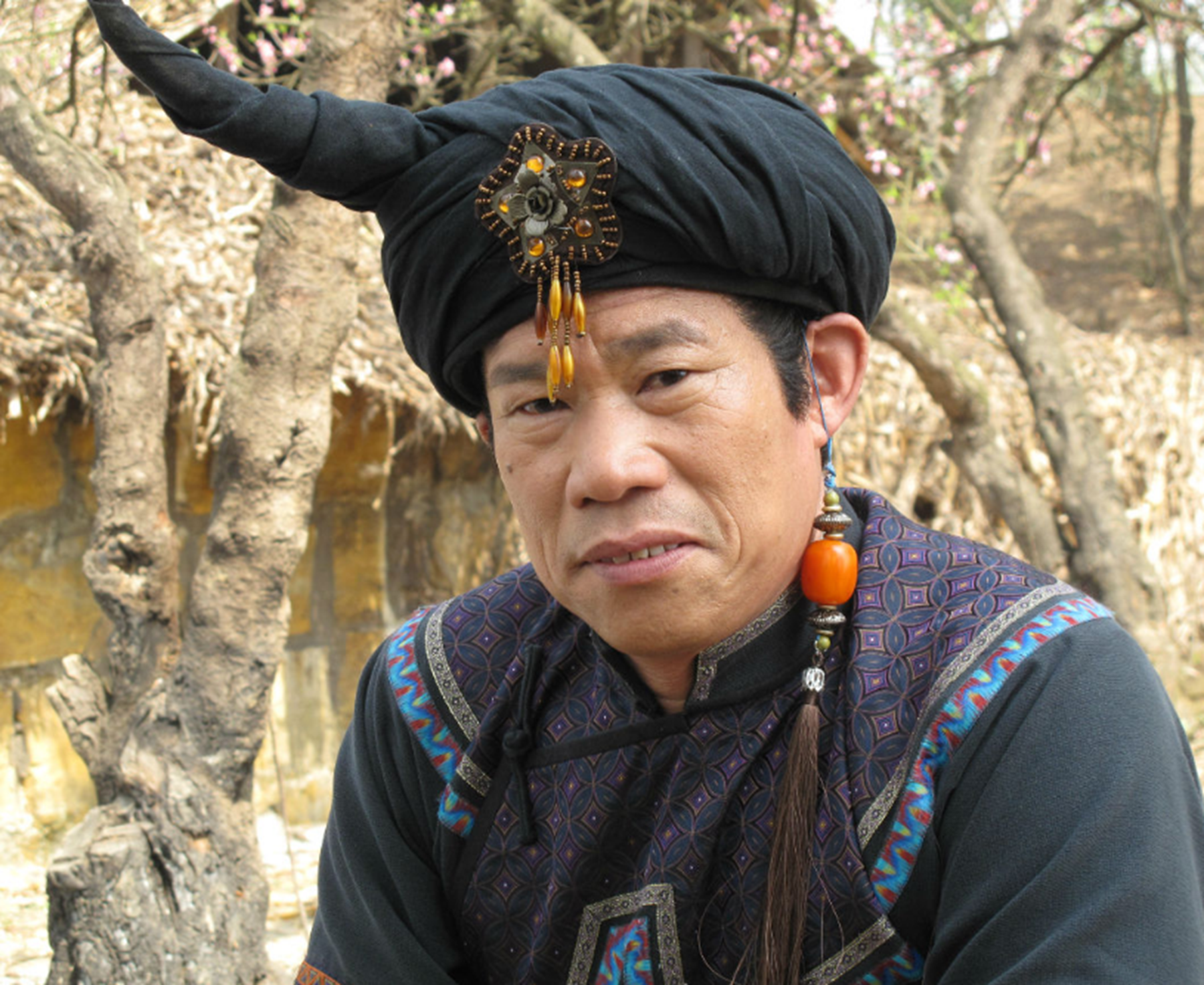 亮剑|《亮剑》剧组经费不足，导演为省钱拉司机凑数，却意外捧红了他