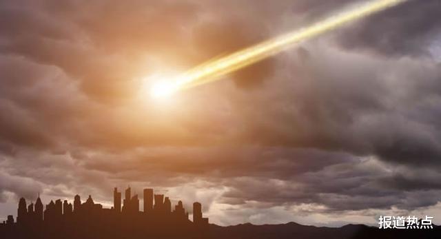 霍金 神秘火球突现多地上空，爆炸声响彻整座城市，霍金预言或成真？