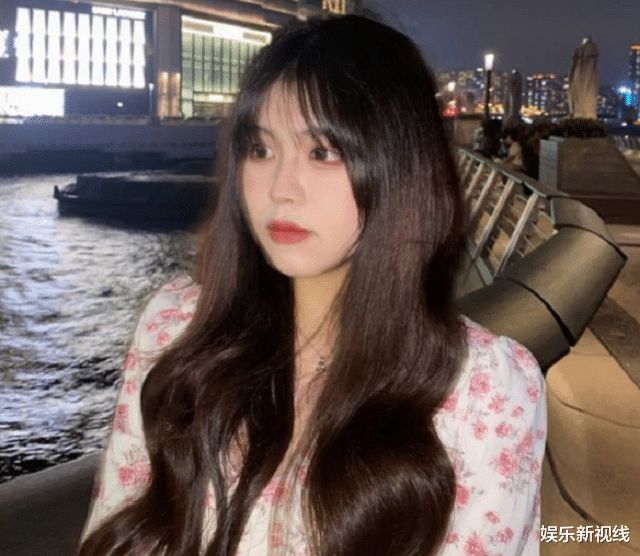 刘德华|有人违反保密协议?59岁周星驰被曝追求17岁港姐张晓祺,最新回应来了!