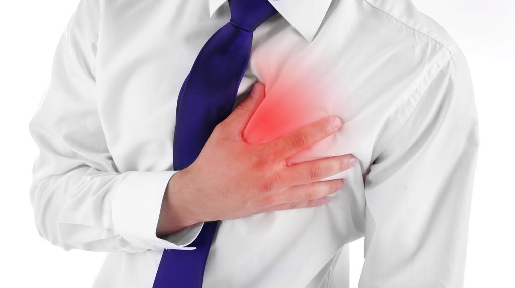 心肌梗塞|39岁男子胸痛12小时，到医院也没救过来！这个病比心梗还凶险