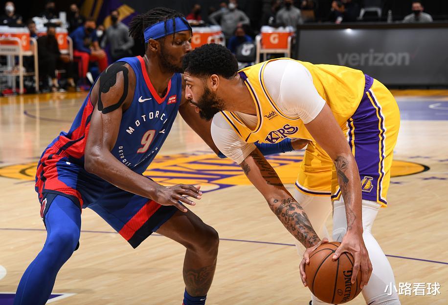 湖人队|湖人豪赌成功！2大老将牺牲值得，超新星2战20中13成夺冠关键