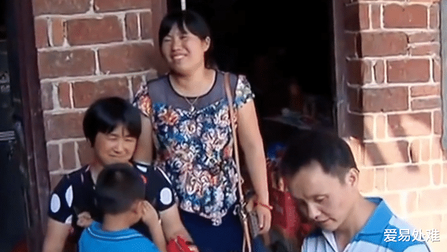 因一万块把前妻送进监狱,男子患癌,临终前跪求前妻抚养3岁女儿