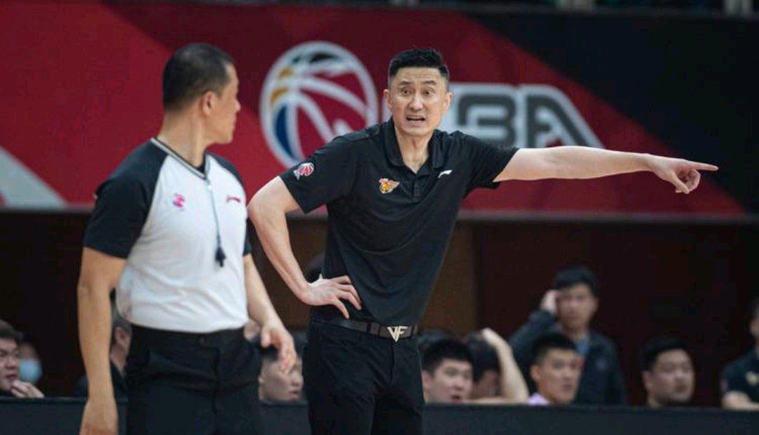 廣東男籃|繼續(xù)爆冷？山西13-0打花廣東，原帥單節(jié)狂砍14分，杜鋒終于不淡定