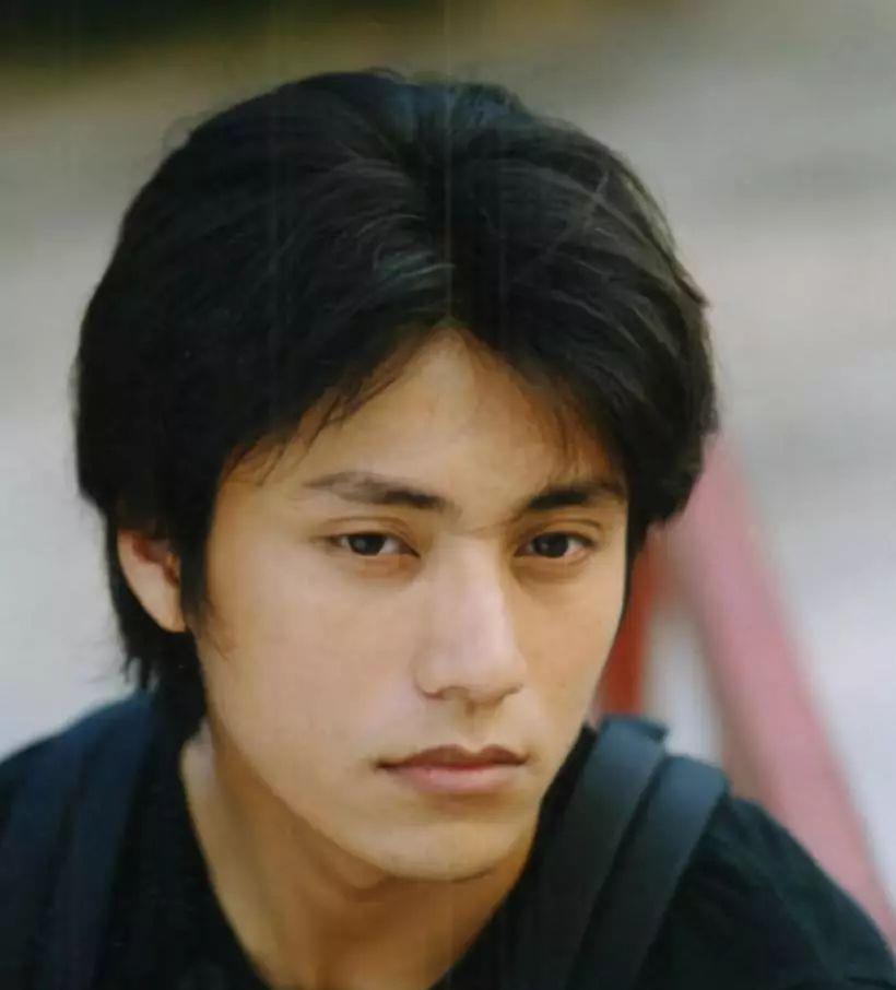 严屹宽|可以写进教科书的浓颜系美男，无一例外都是西方骨相加东方皮相