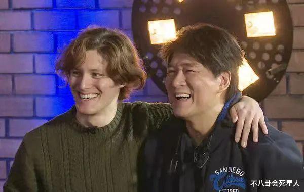 陈坤|子比父丑的10对明星父子,陈坤儿子像路人,看到狄龙儿子太可惜了