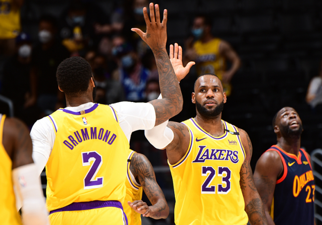 湖人队|沃格尔一战封神!撤施罗德庄神造惊天逆转,湖人赢球他得记首功