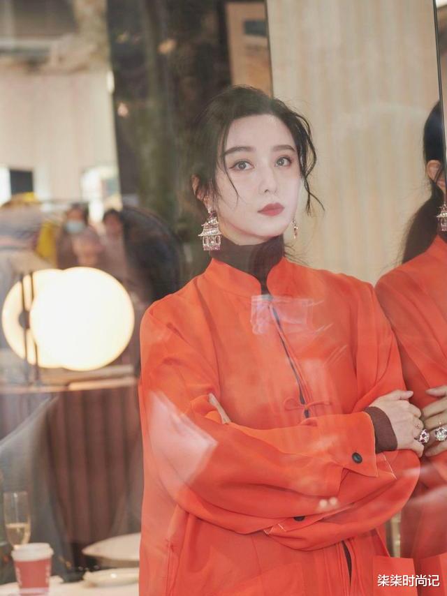 范冰冰|范冰冰陷滑铁卢，为不知名小活动站台场面寒酸，服装皱巴巴好廉价