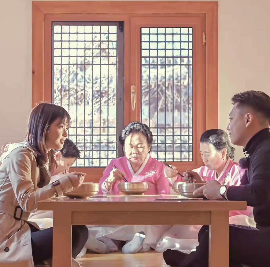 王冰冰|央视甜心王冰冰可塑性真强!穿朝鲜服美成韩剧女主,颜值不输明星