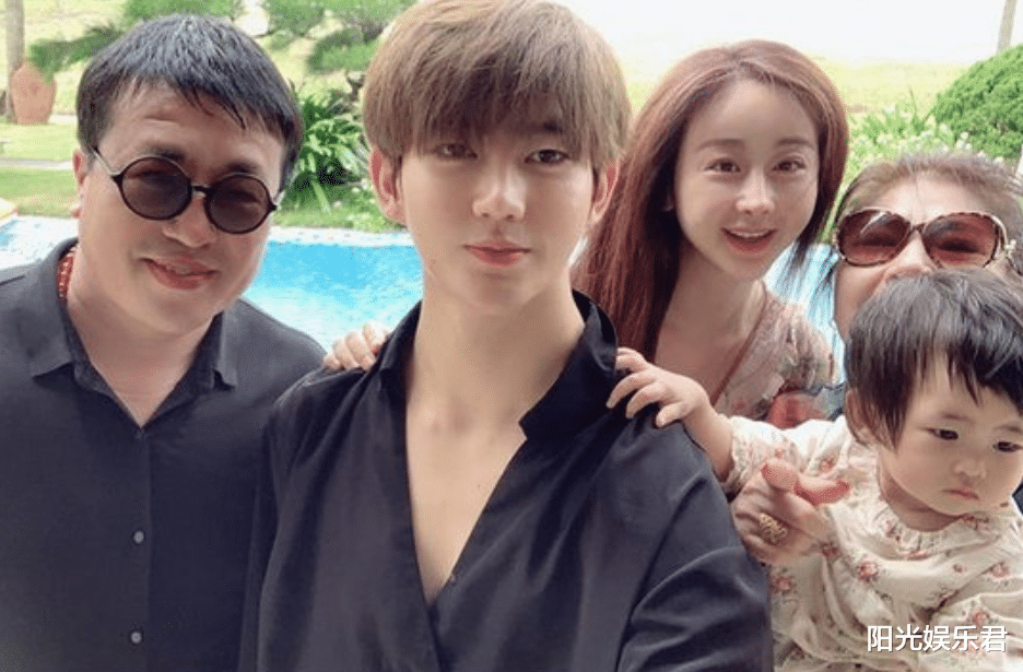 明星夫妻|又一对明星夫妻离婚？两人婚姻仅持续三年，网友们却表示并不意外