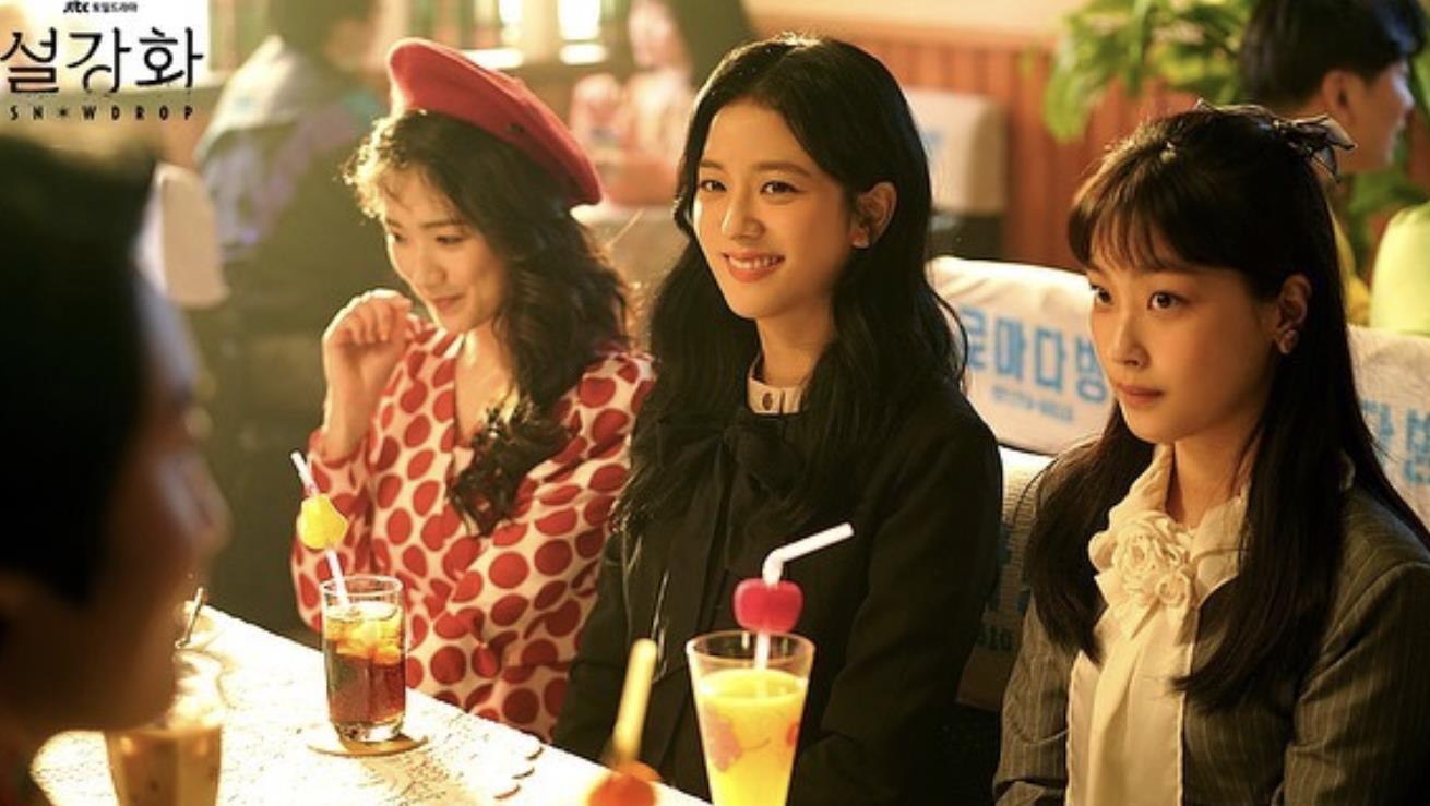 金智秀|热度爆表!《雪降花》你追了吗?Jisoo、丁海寅完美诠释复古造型