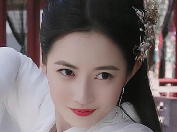 陈钰琪|唐嫣捧红了陈钰琪,却很难捧红田依桐,两个原因告诉你这是为什么