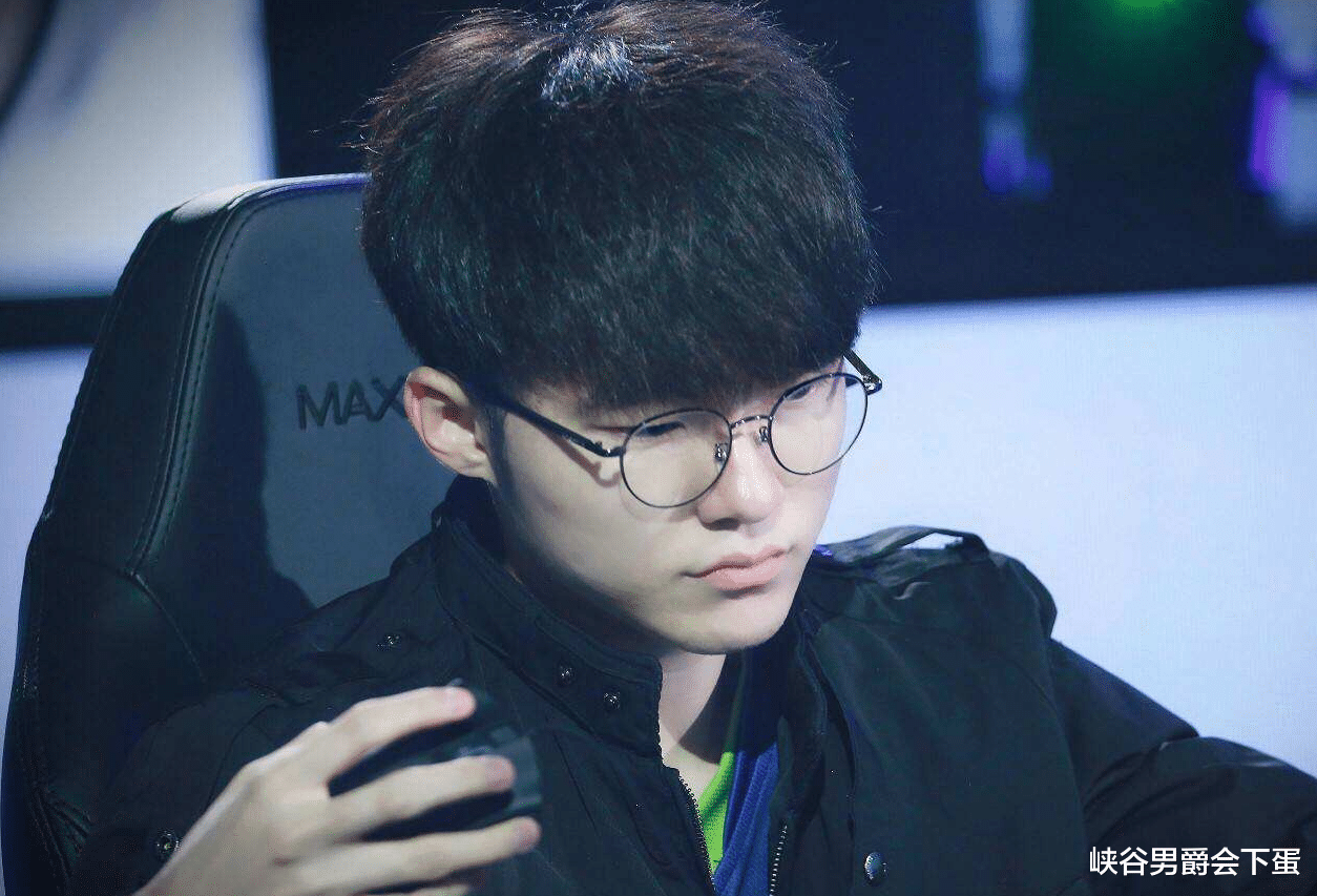 faker|李哥心系冠军，在采访中直言：我现在有了机会，一定要拿下冠军