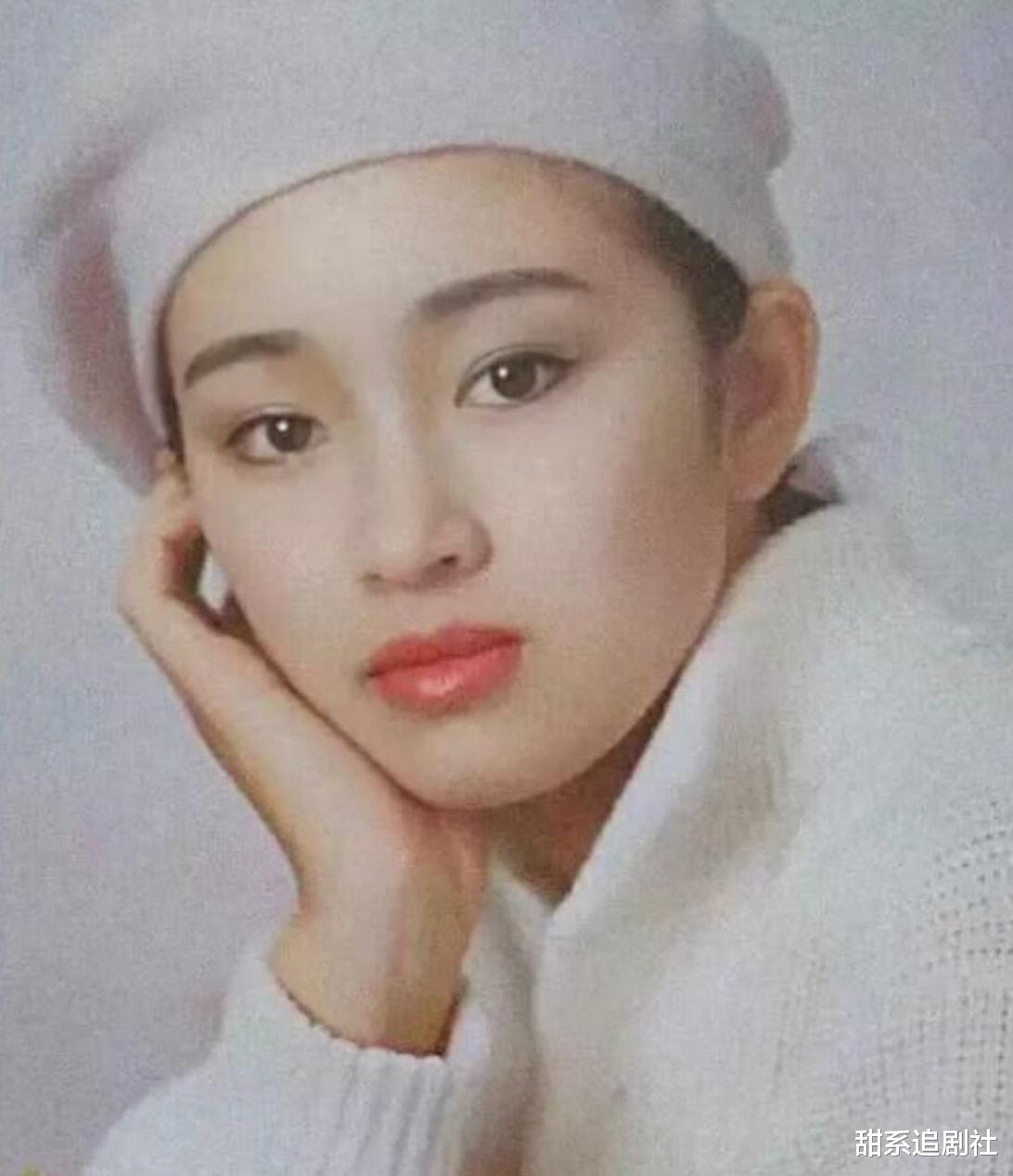 巩俐|55岁巩俐生图依旧能打，穿两年前旧款、无人敢嘲