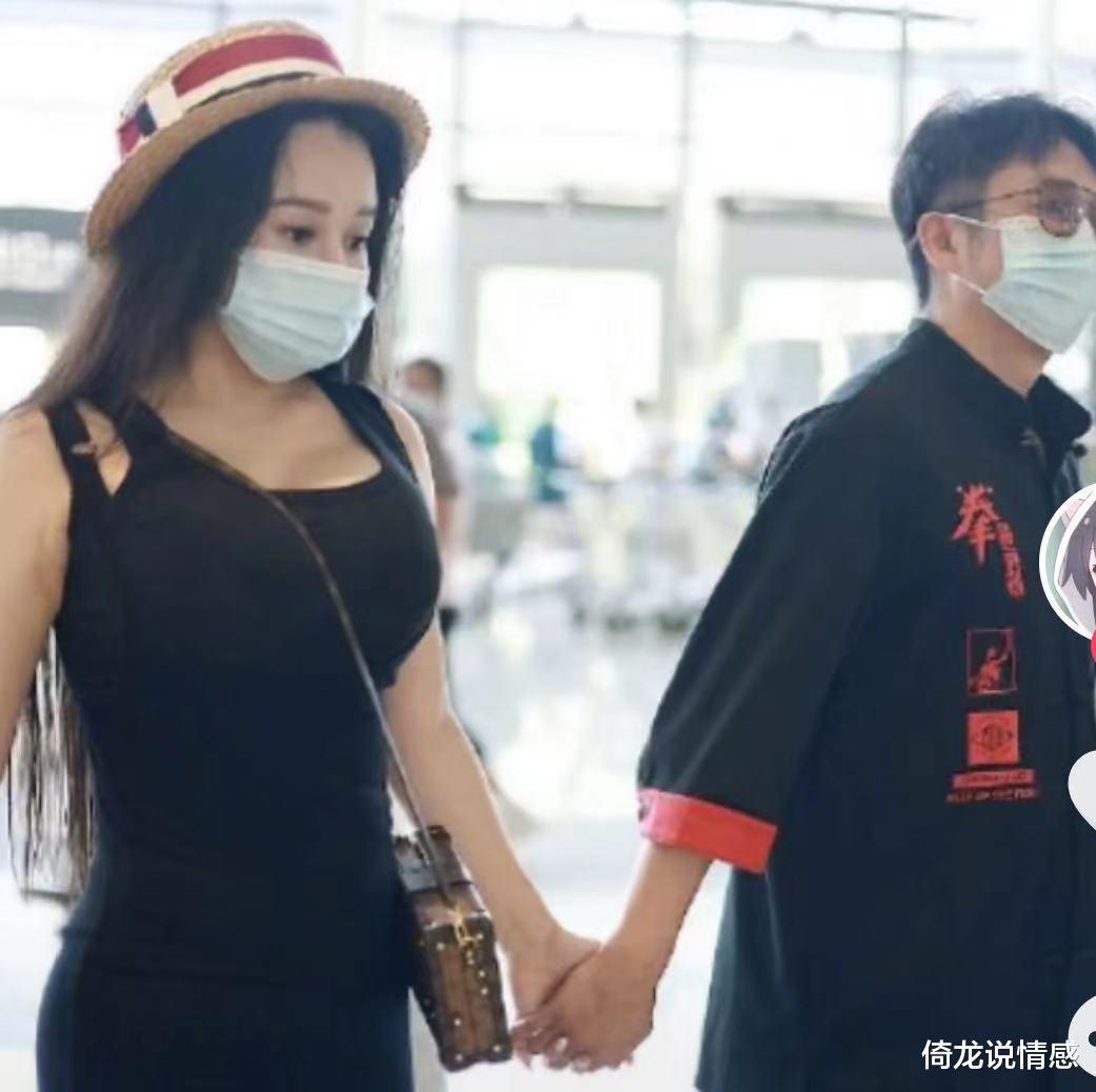 倚龙说情感|拳王邹市明37岁老婆身材惹争议，被指胸和脖子持平，傲人到不真实