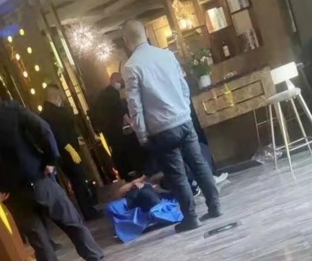 陶莉点评 四川一男子网吧熬夜7小时猝死，被发现时全身冰冷僵硬，嘴唇发紫