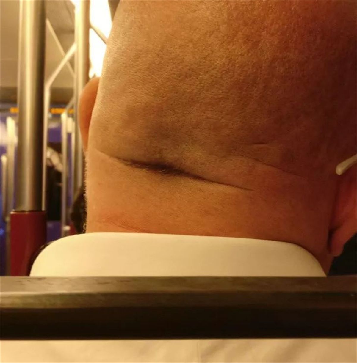 发型 网友评选的30个最失败发型，一个比一个“亮眼”