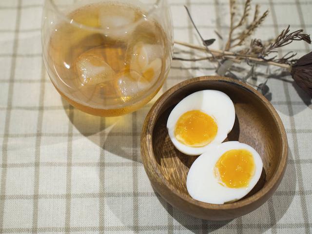 水煮鸡蛋|每天早上吃一个水煮鸡蛋，坚持吃一个月，身体会出现哪些变化？