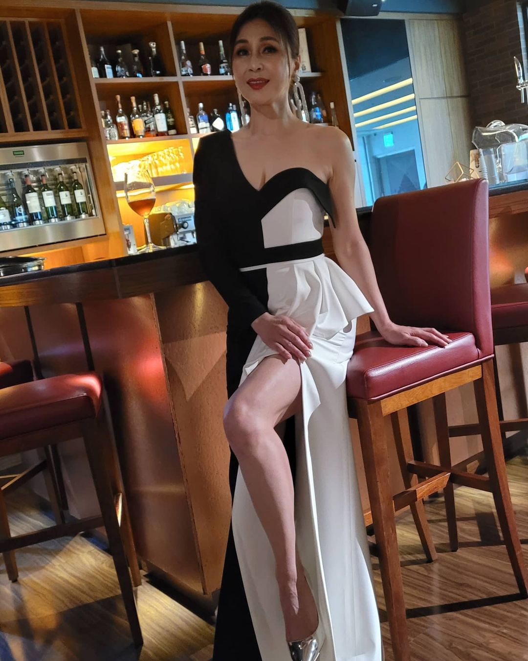 饮食|51岁梁佑南秀美腿！曾胖到「满肚都是油」，如今成功甩肉17公斤