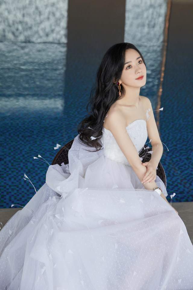 赵露思|同为拼命三娘，看看杨幂再看看赵丽颖，网友：搞事业真飒