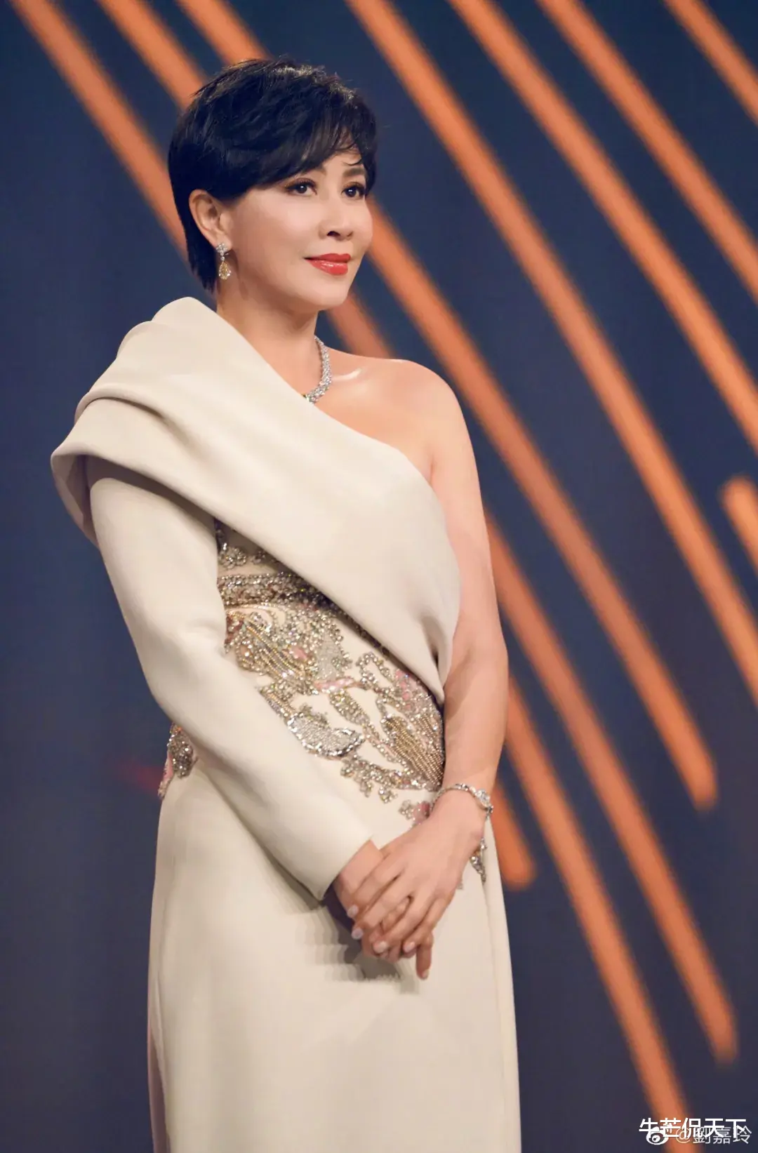 倪妮|请娱乐圈停止批量生产倪妮