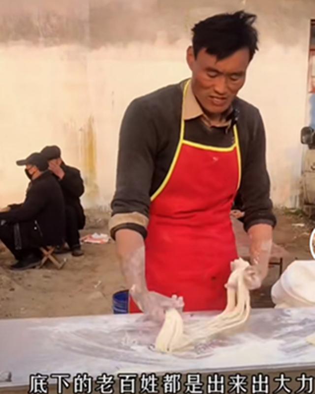 款款翩翩 可恶!山东拉面哥火了,各路牛鬼蛇神都来了,蹭流量都蹭到家里了