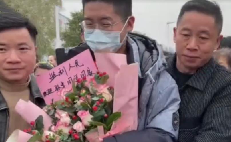 反抗之月|心酸！孙海洋称孙卓透露当地太苦了，爱学习是因为不读书走不出去