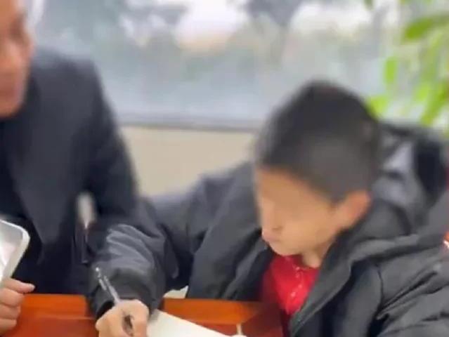 广东一小伙过年想提前回家,中介结算工资却倒欠12,网友不淡定了