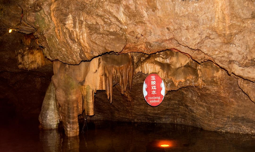 |中国三个冬暖夏凉的景区，外面寒风刺骨或雪花飘飘，里面温暖如春