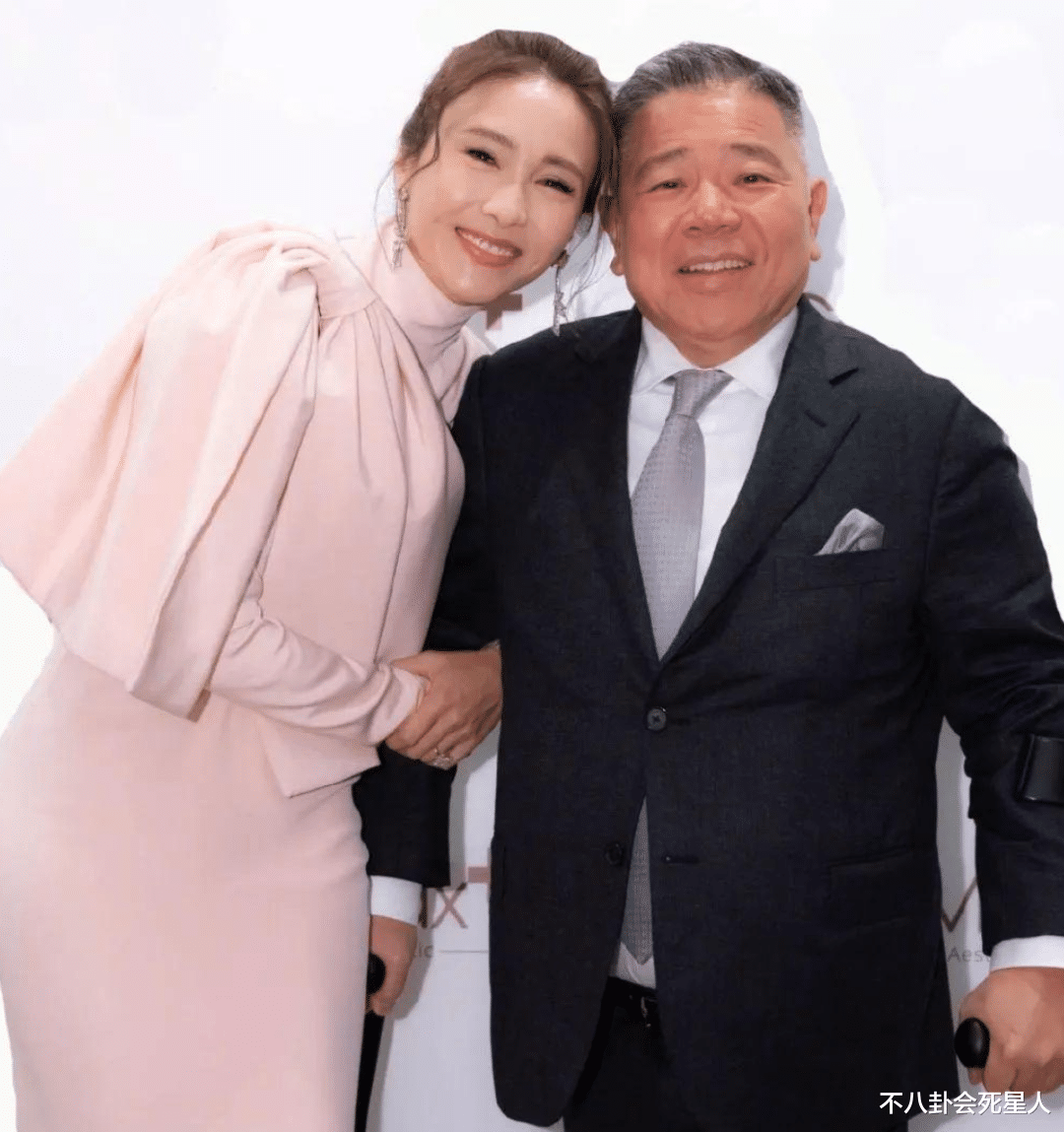 张云雷|13位香港艺人改名转运,陈小春新名字拗口,黎姿被老公要求改名