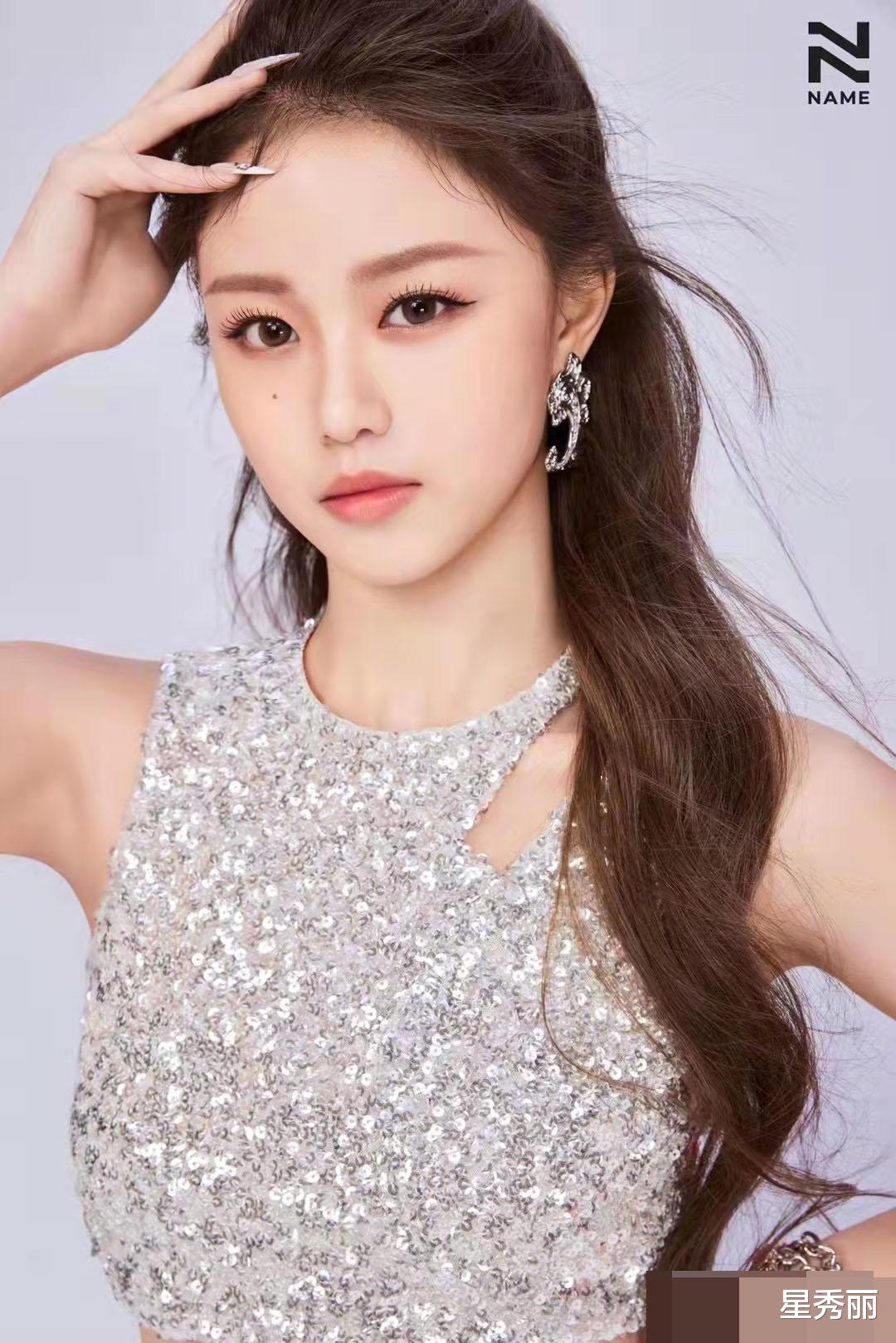 金子涵|乐华新女团刚亮相金子涵就被认定是皇族:首先出道身材就不达标