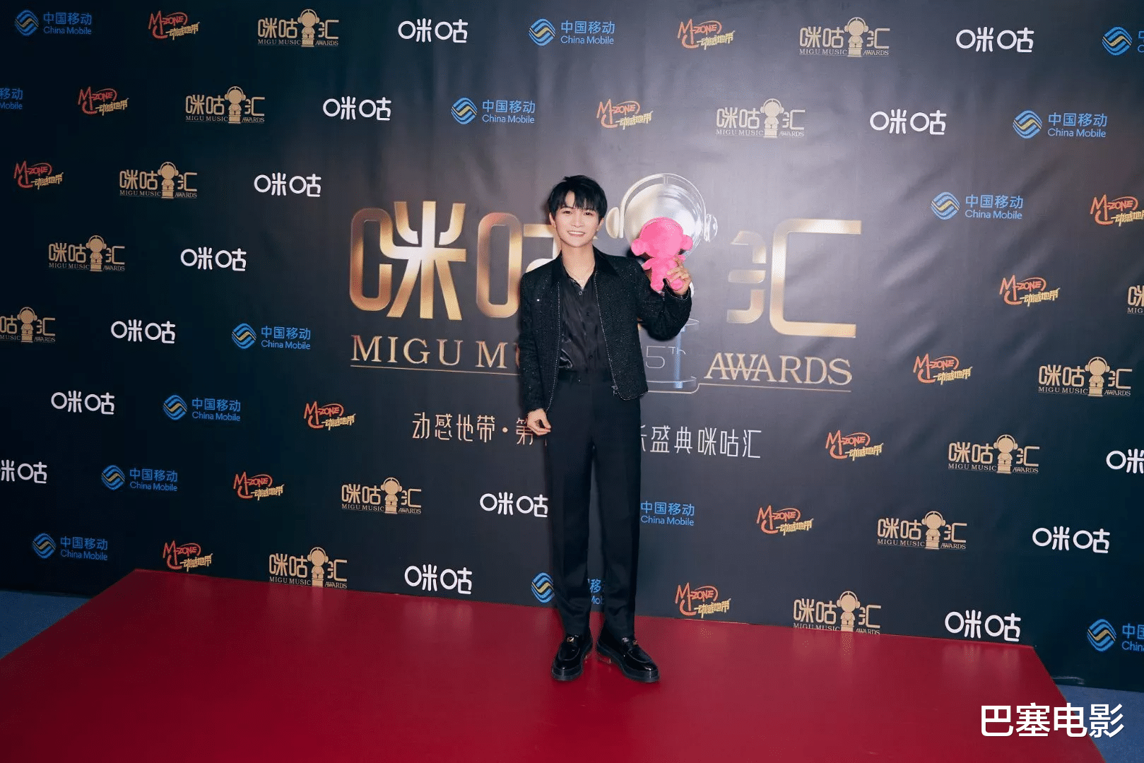 邓兆尊|咪咕音乐盛典：周杰伦娇羞，李宇春俗艳，五月天一开口我DNA动了