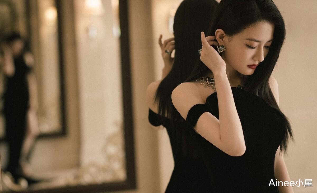 徐璐|徐璐真是天生的“礼服身材”，高开叉秀美腿，身材能和模特比美