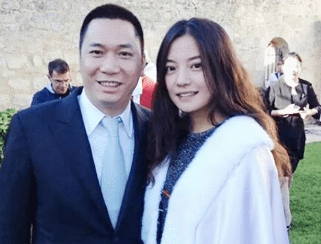 赵薇|赵薇出事后圈内好友无一人力挺，21年所作所为，她的倒台是早有预兆