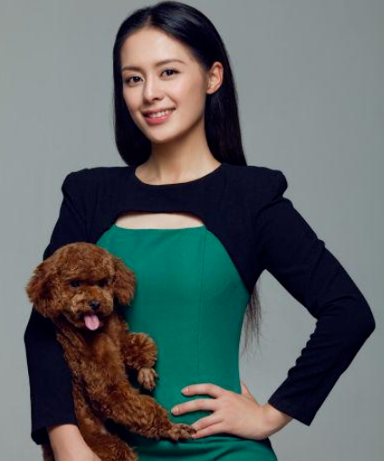 赵丽颖|出道16年是40部剧女一号，本可比肩赵丽颖，却因长相无人问津