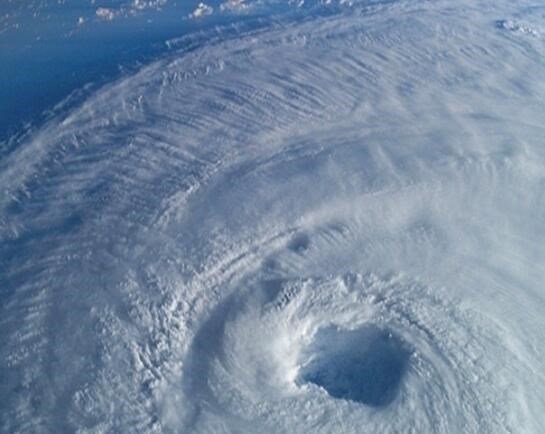 银河系 人类被地球带着在宇宙中“奔跑”，一天5200万公里，哪里才是头？