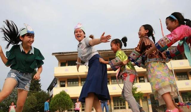 大学生|大学生迎来3个“新政策”，就业变得容易了，家长和学生拍手称赞