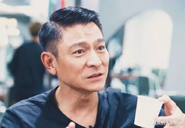 刘德华|刘德华发四条短视频吸粉四千万，一天收入20万，却被骂蹭肖战热度