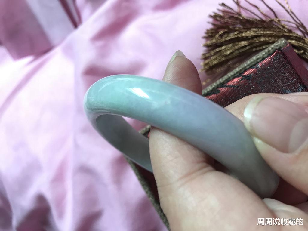 戈壁|翡翠手镯怎么会掉色呢？