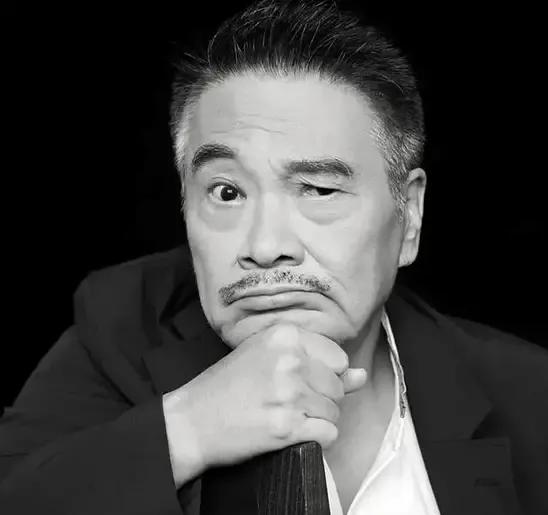 关晓彤|李小璐发文悼念吴孟达也有错？是女性的不公，还是她活该？