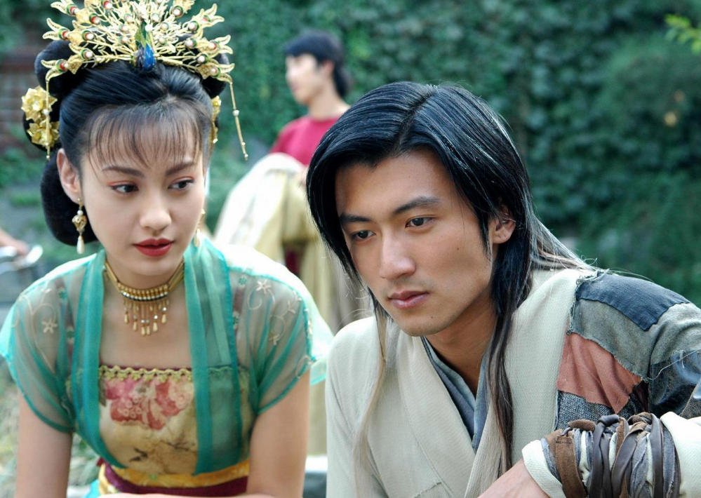 谢霆锋|当年陈坤为何用耳机砸谢霆锋？何炅出面解围，二人之后再无同台