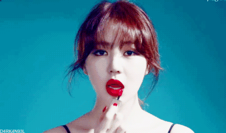 医美|圈内「素颜天花板」颜值大翻车，无数网友血书求她去做医美