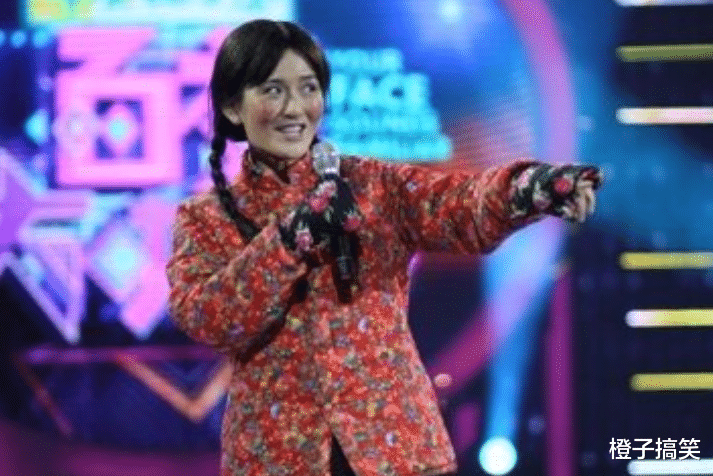 谢娜|40岁的谢娜，靠装疯卖傻走红，不知不觉拥有了“全世界”