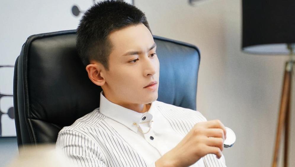 奶球妈咪聊|30岁就结束演艺生涯,张哲瀚的结局,早就注定了